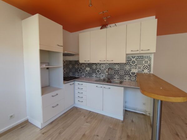Grand Appartement 2 pièces avec chauffage inclus &#8211; TROYES HY
