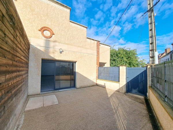 Appartement Loft 3 pièces avec terrasse &#8211; TROYES secteur GAR