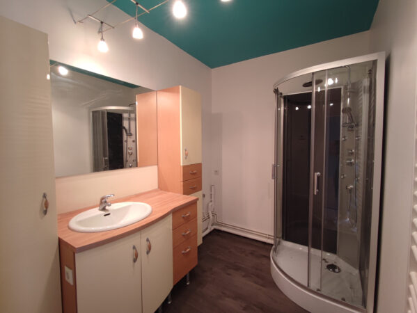 Grand Appartement 2 pièces avec chauffage inclus &#8211; TROYES HY