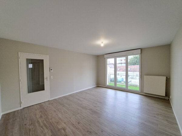 Appartement 3 pièces avec garage et parking privés &#8211; TROYES
