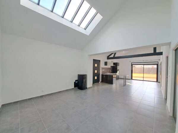Appartement Loft 3 pièces avec terrasse &#8211; TROYES secteur GAR