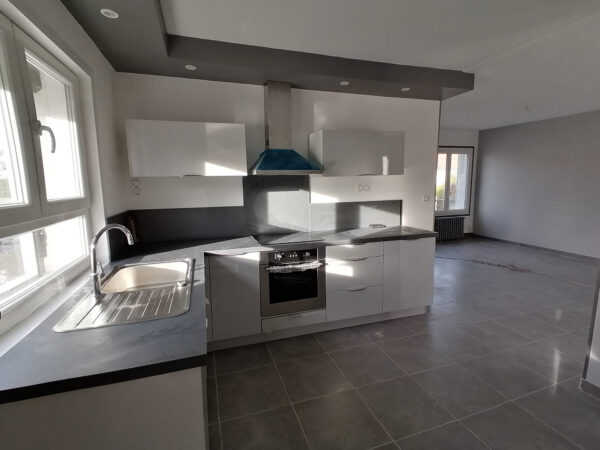 Maison plain pied 3 pièces avec jardin et garage &#8211; SAINTE SA