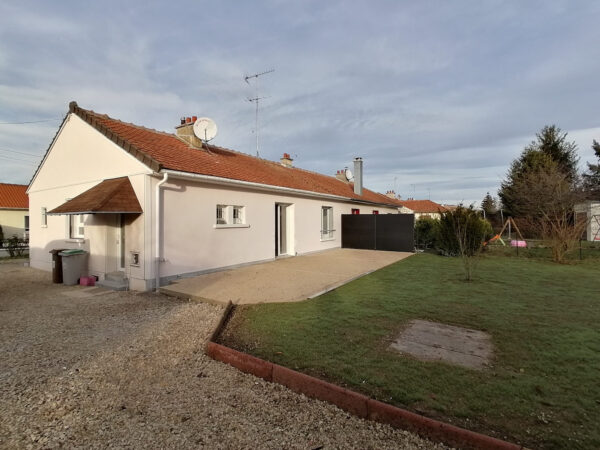 Maison plain pied 3 pièces avec jardin et garage &#8211; SAINTE SA