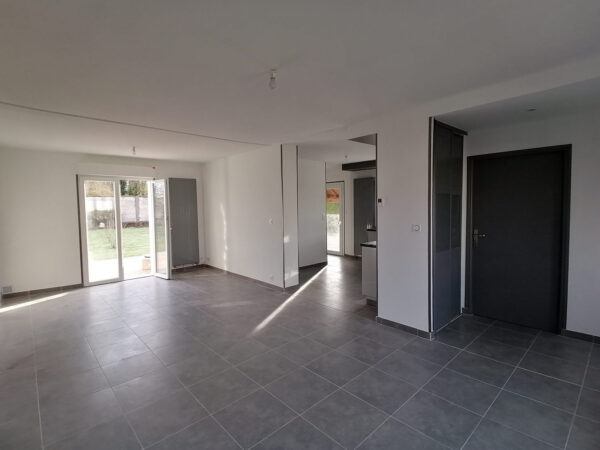 Maison plain pied 3 pièces avec jardin et garage &#8211; SAINTE SA