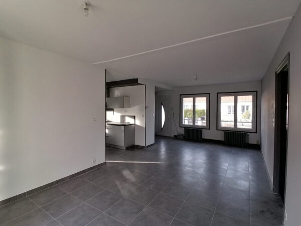Maison plain pied 3 pièces avec jardin et garage &#8211; SAINTE SA