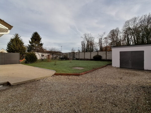 Maison plain pied 3 pièces avec jardin et garage &#8211; SAINTE SA
