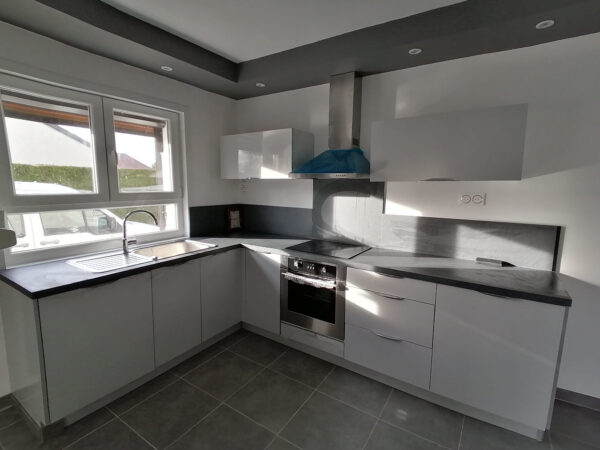 Maison plain pied 3 pièces avec jardin et garage &#8211; SAINTE SA