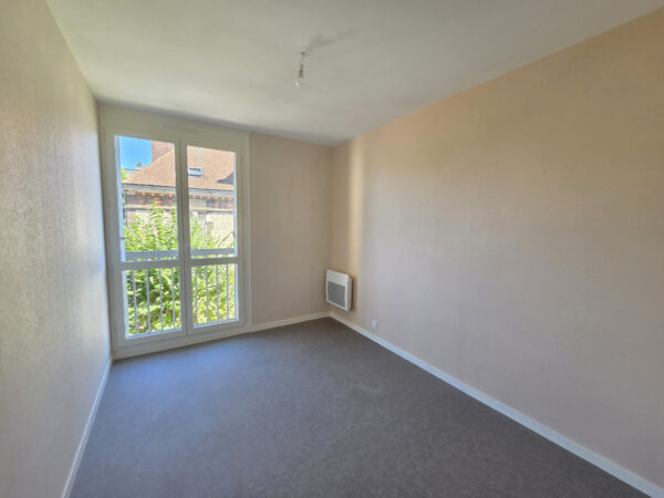 Appartement 3 pièces avec parking et balcon &#8211; TROYES secteur