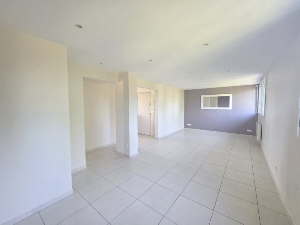 Appartement 3 pièces &#8211; TROYES secteur ECREVOLLES &#8211; 1ER MAI