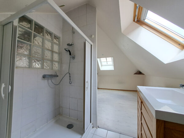 Grand Studio dernier étage – 52m2 – TROYES CENTRE