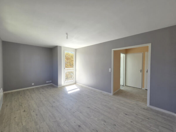 Appartement 3 pièces avec parking et balcon &#8211; TROYES secteur