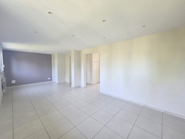 Appartement 3 pièces &#8211; TROYES secteur ECREVOLLES &#8211; 1ER MAI