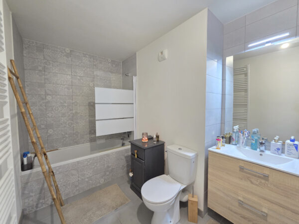 Appartement 2 pièces dans résidence de standing avec terrass