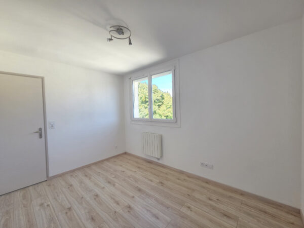 Appartement 3 pièces &#8211; TROYES secteur ECREVOLLES &#8211; 1ER MAI