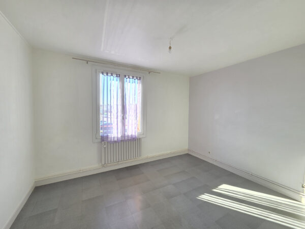 Appartement 3 pièces avec balcon &#8211; LA CHAPELLE ST LUC