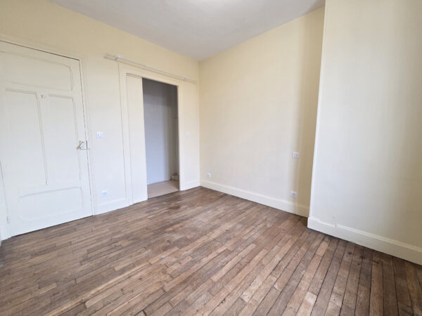 Appartement 6 pièces avec 4 chambres &#8211; TROYES HYPER CENTRE