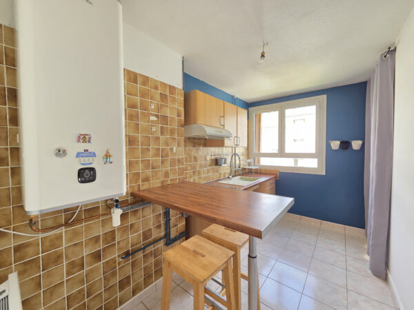 Appartement 3 pièces dans résidence calme &#8211; TROYES secteur H