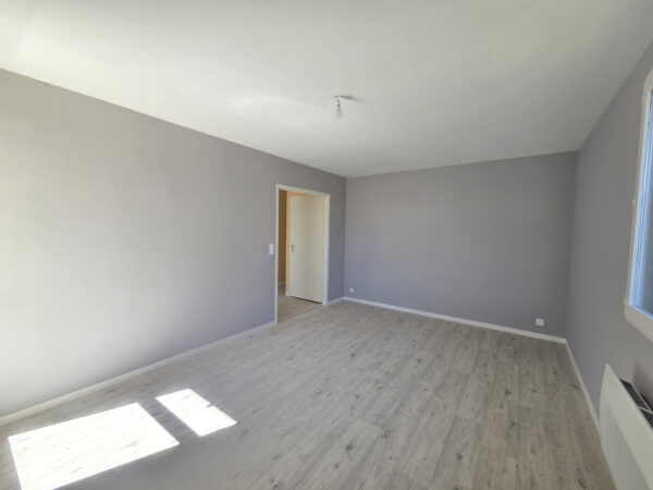 Appartement 3 pièces avec parking et balcon &#8211; TROYES secteur