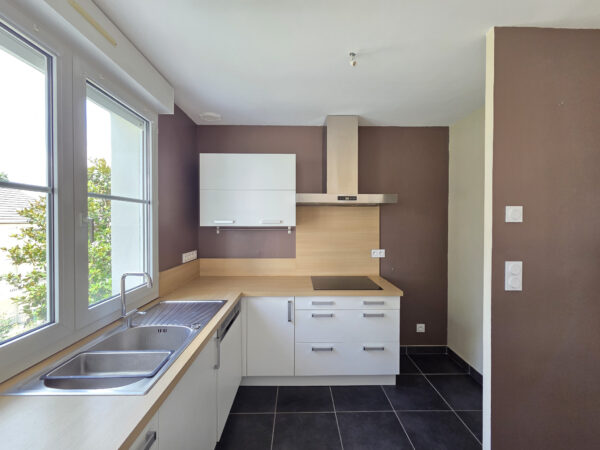 Appartement T2 avec terrasse et parking privé &#8211; TROYES CENTR