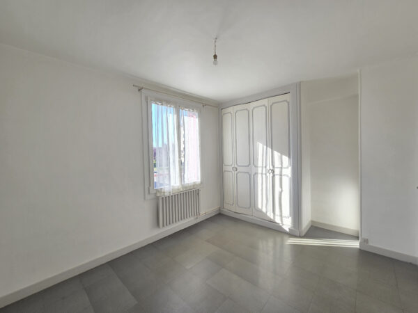 Appartement 3 pièces avec balcon &#8211; LA CHAPELLE ST LUC