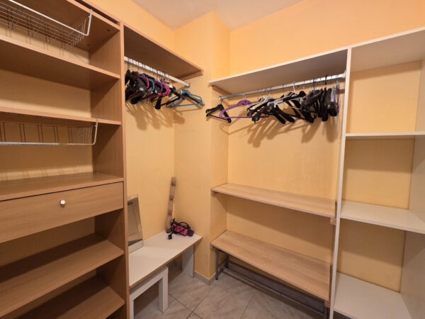 Appartement 3 pièces dans résidence calme &#8211; TROYES secteur H