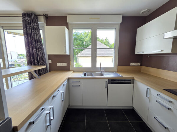 Appartement T2 avec terrasse et parking privé &#8211; TROYES CENTR