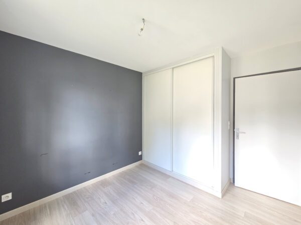 Appartement T2 avec terrasse et parking privé &#8211; TROYES CENTR
