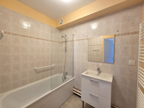 Appartement 3 pièces avec parking et balcon &#8211; TROYES secteur