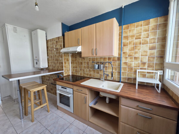 Appartement 3 pièces dans résidence calme &#8211; TROYES secteur H