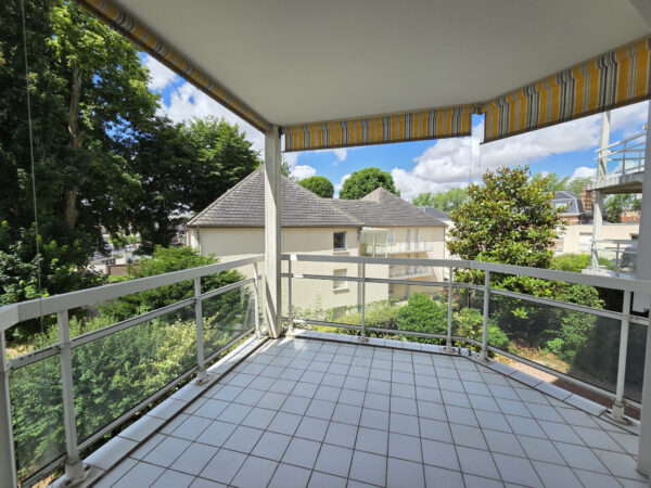 Appartement T2 avec terrasse et parking privé &#8211; TROYES CENTR