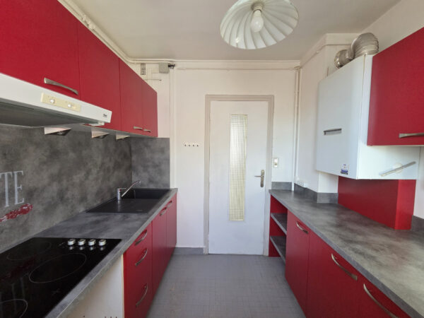 Appartement 3 pièces avec balcon &#8211; LA CHAPELLE ST LUC