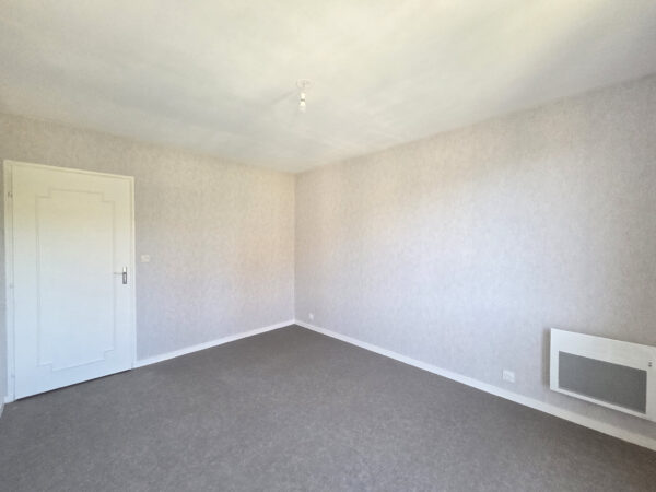 Appartement 3 pièces avec parking et balcon &#8211; TROYES secteur