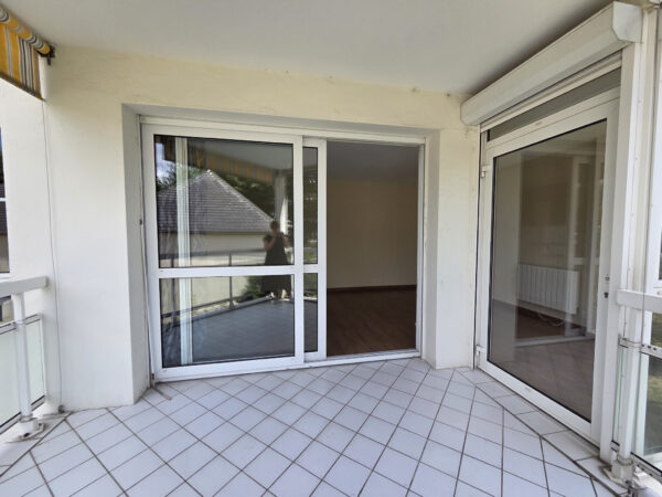 Appartement T2 avec terrasse et parking privé &#8211; TROYES CENTR