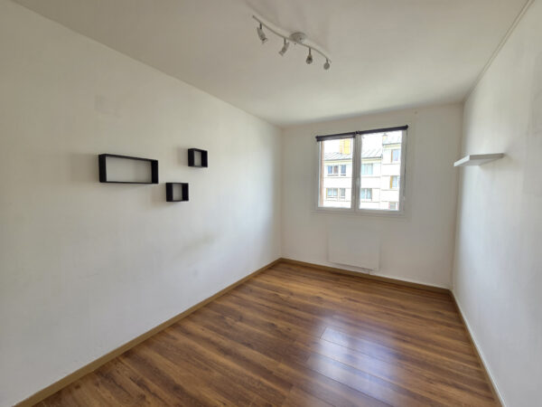 Appartement 3 pièces dans résidence calme &#8211; TROYES secteur H