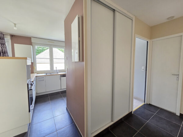 Appartement T2 avec terrasse et parking privé &#8211; TROYES CENTR