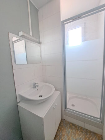 Appartement T2 chauffage inclus avec Parking &#8211; TROYES proche