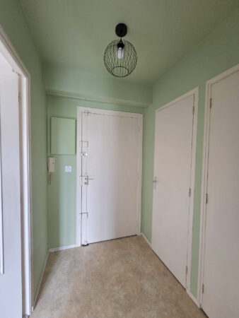 Appartement 2 pièces avec parking &#8211; chauffage inclus &#8211; TROYE