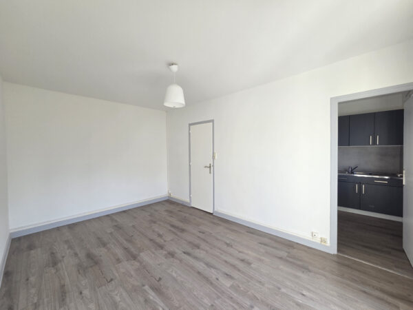 Appartement 3 pièces avec parking et balcon chauffage inclus