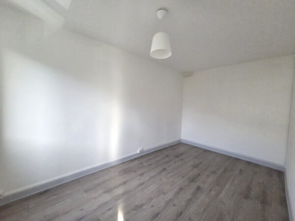 Appartement 3 pièces avec parking et balcon chauffage inclus