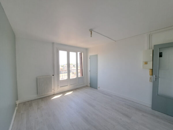Appartement T2 chauffage inclus avec Parking &#8211; TROYES proche