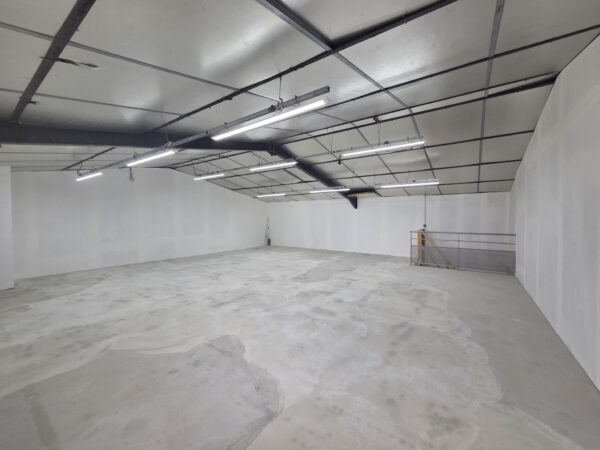 Local / Bureau / Cellule pour bail à courte durée à Pont Sai