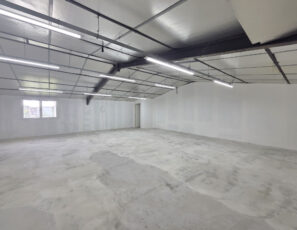 Local / Bureau / Cellule pour bail à courte durée à Pont Sai