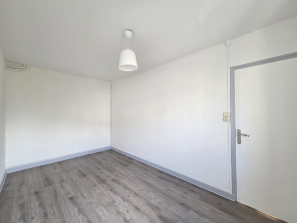 Appartement 3 pièces avec parking et balcon chauffage inclus