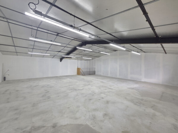 Local / Bureau / Cellule pour bail à courte durée à Pont Sai