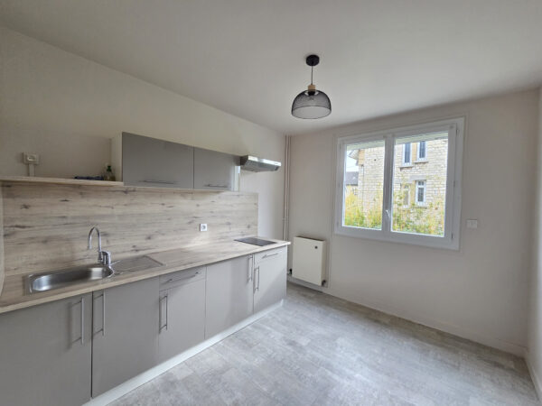 Appartement 2 pièces avec parking &#8211; chauffage inclus &#8211; TROYE