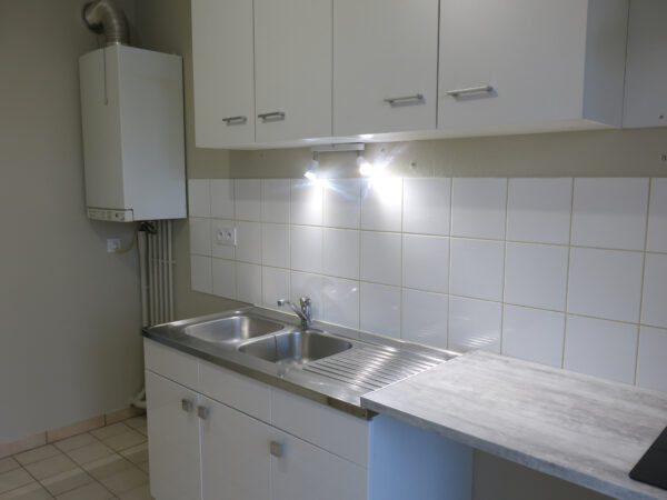 Appartement 3 pièces avec garage et parking privés &#8211; TROYES