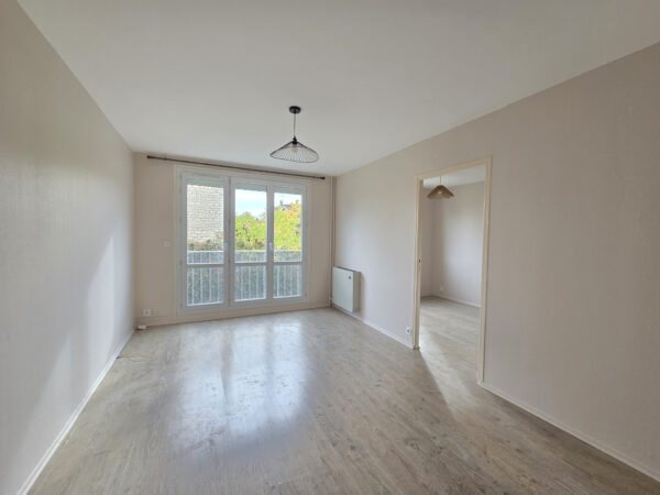 Appartement 2 pièces avec parking &#8211; chauffage inclus &#8211; TROYE