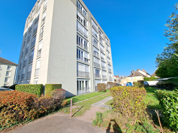 Appartement Studio T1 meublé avec parking privé + chauffage