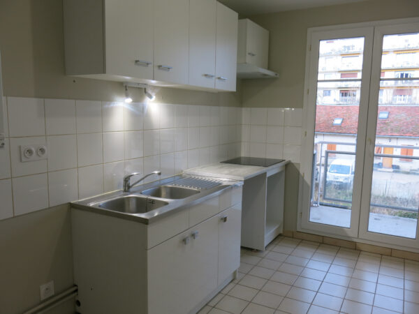 Appartement 3 pièces avec garage et parking privés &#8211; TROYES
